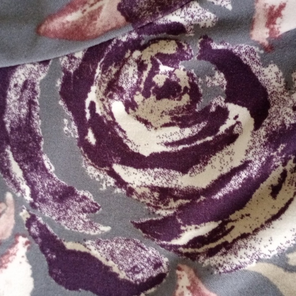 Everly‎ Floral Blouse in Gray and Purple - Picture 11 of 13